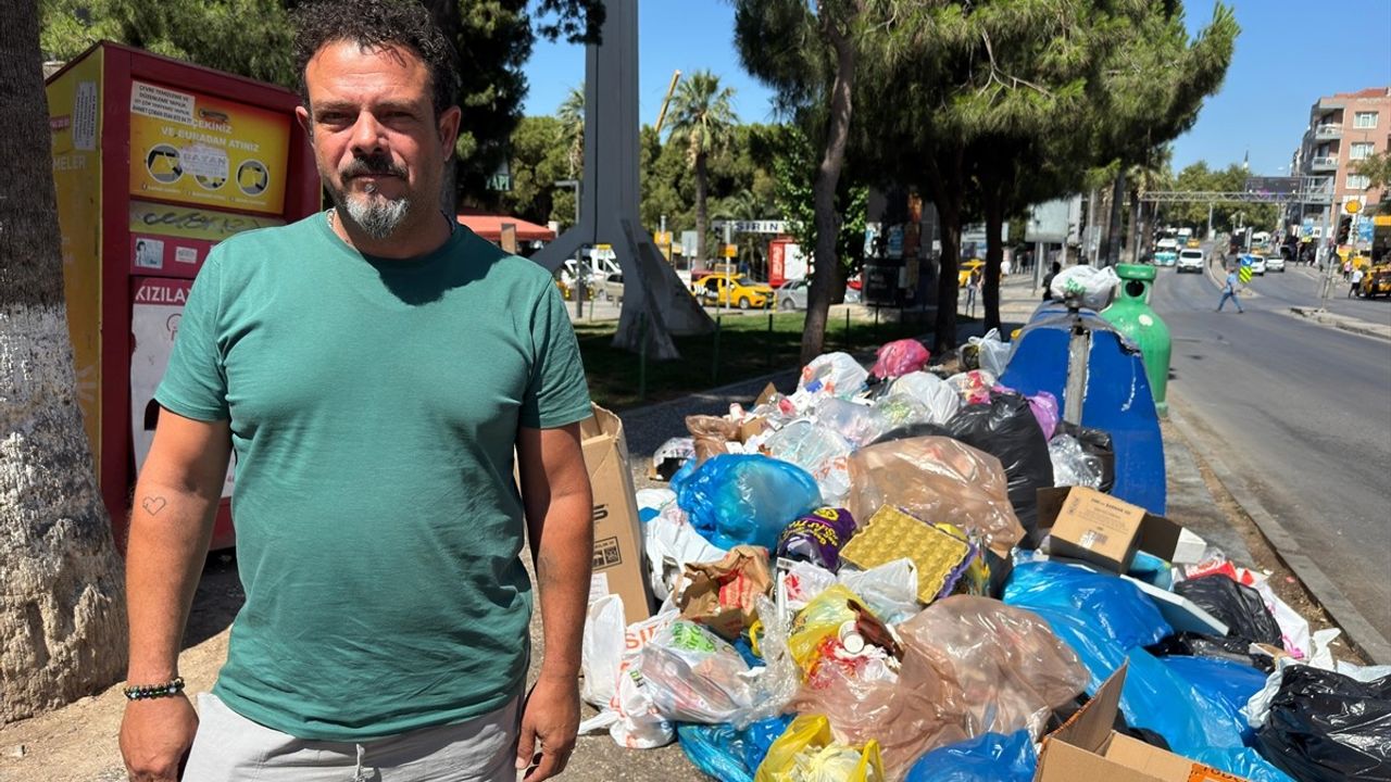 İzmir Buca'da Çöp Kirliliği Grev Nedeniyle Artıyor