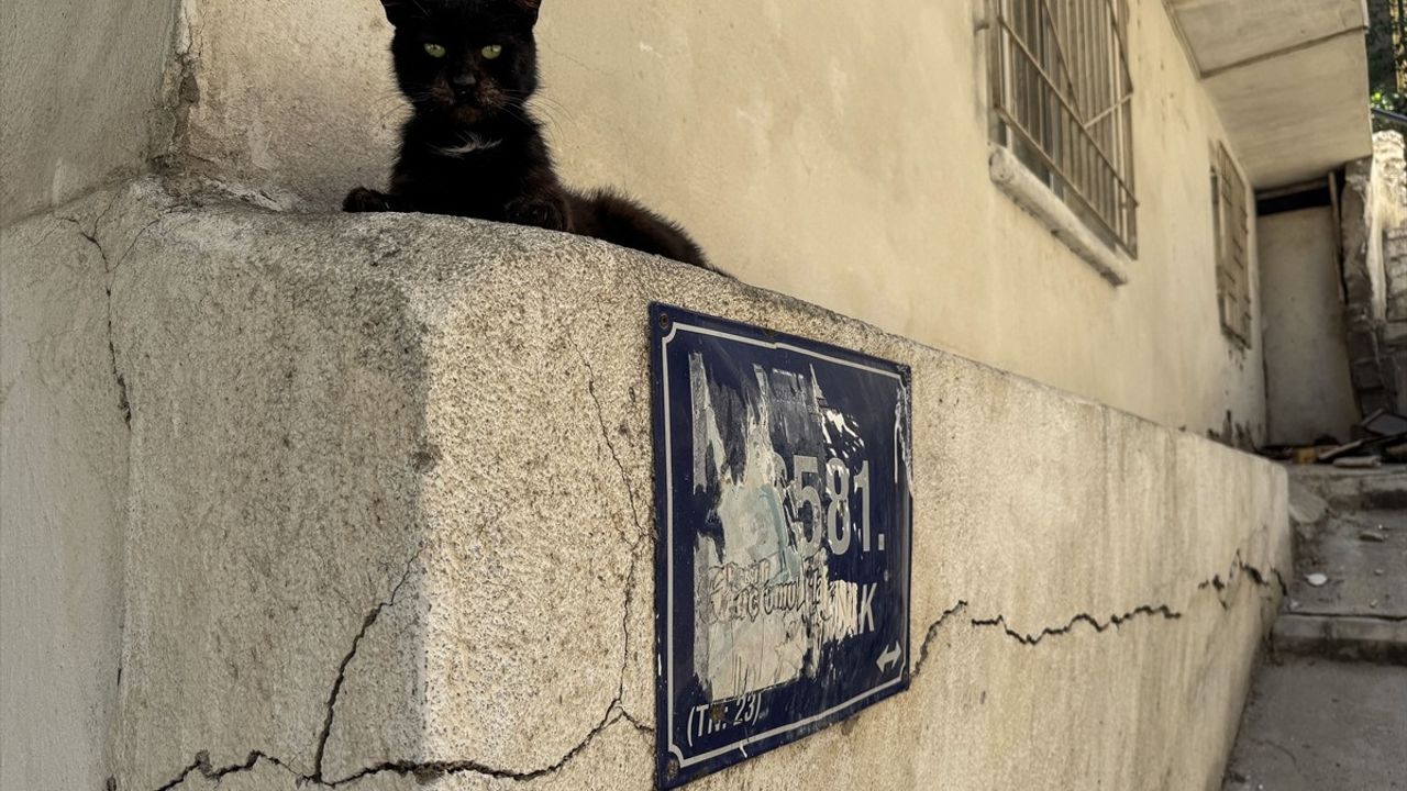 İzmir'de Tünel İnşaatı Mağdurları Çözüm Bekliyor