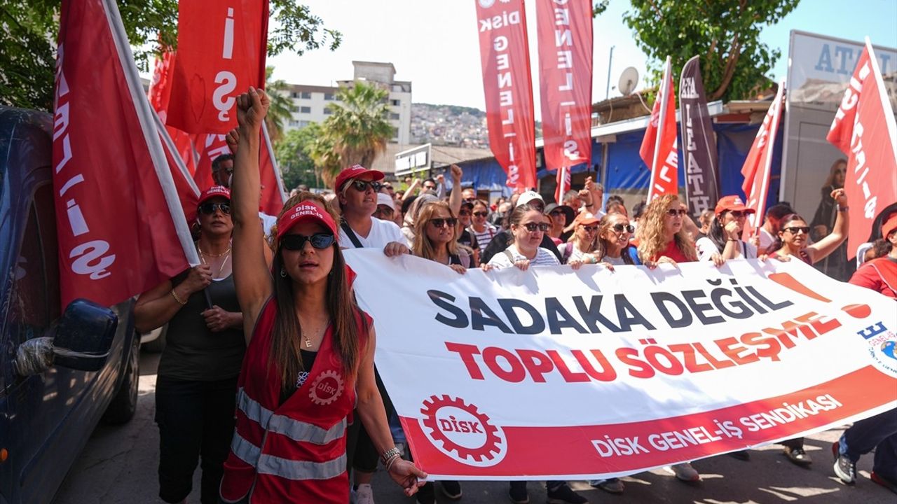 İzmir'deki Grev Devam Ediyor