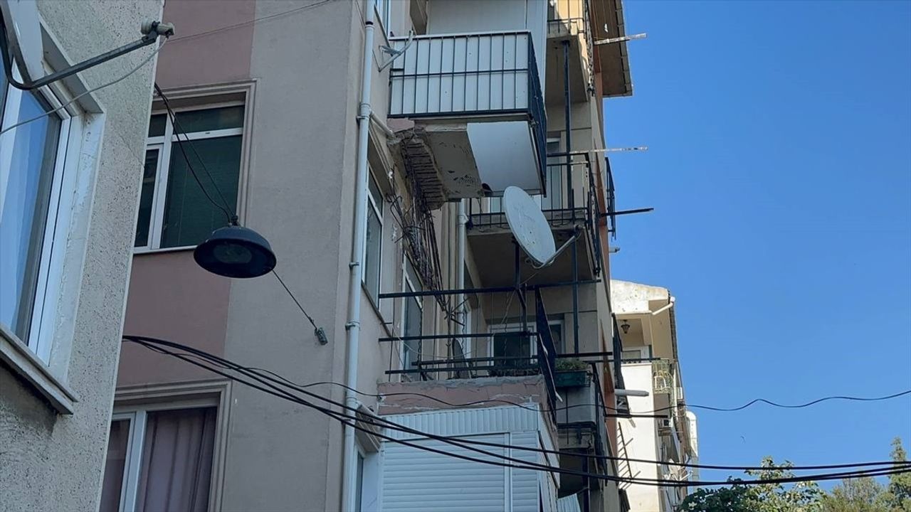 Kadıköy'de Balkon Çökmesi Olayı