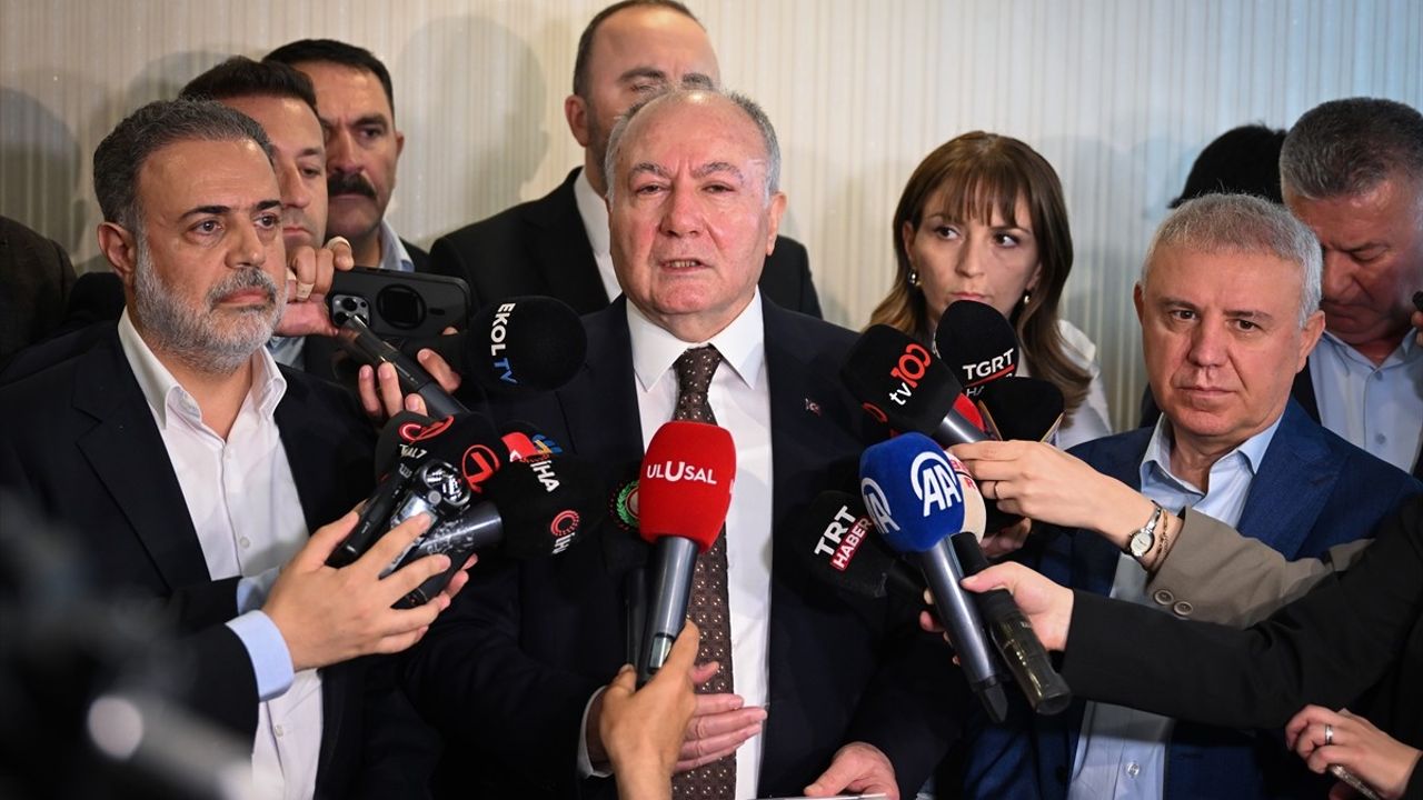 Kamu İşçilerine Sunulan Zam Teklifine Tepkiler Büyüyor