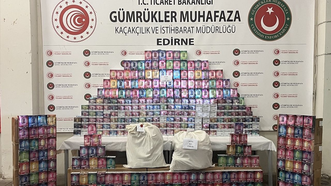 Kapıkule'de Kaçakçılık Operasyonunda 4 Zanlı Yakalandı