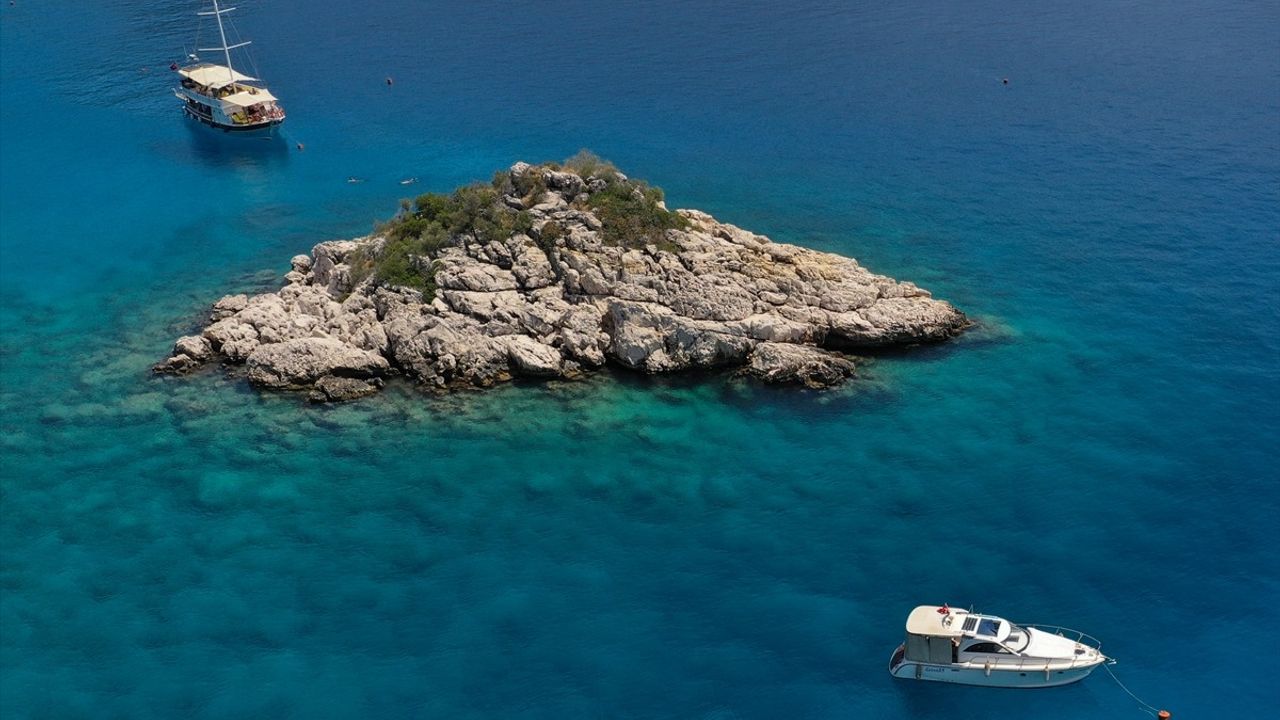 Kaş: Renkli Su Altı Dünyasının Cenneti