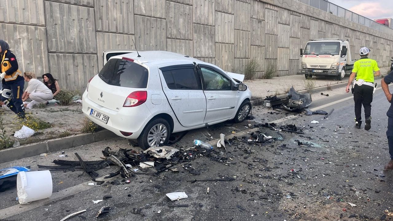 Kastamonu'da Üç Araç Karıştı: 9 Yaralı