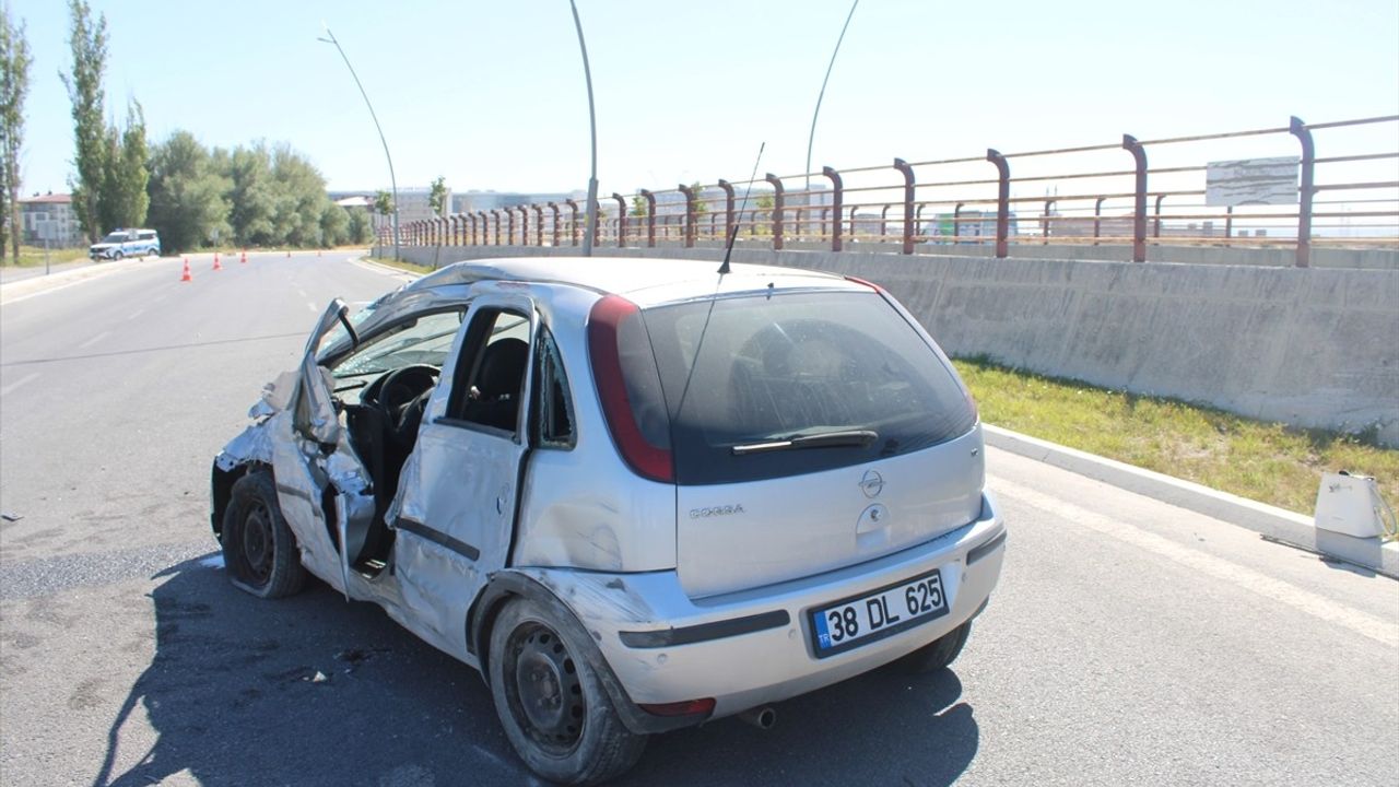 Kayseri'deki Trafik Kazasında Hamile Sürücü Hayatını Kaybetti