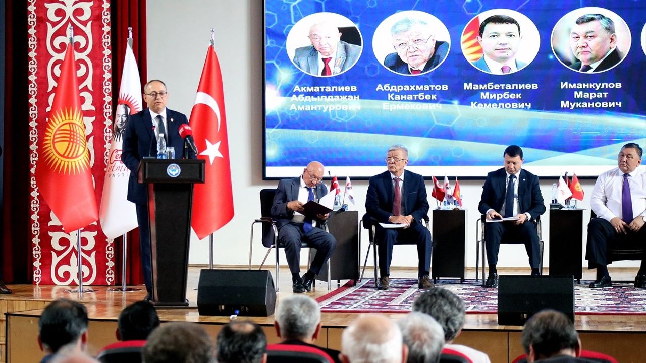 Kırgızistan'da Cengiz Aytmatov Forumu Düzenlendi
