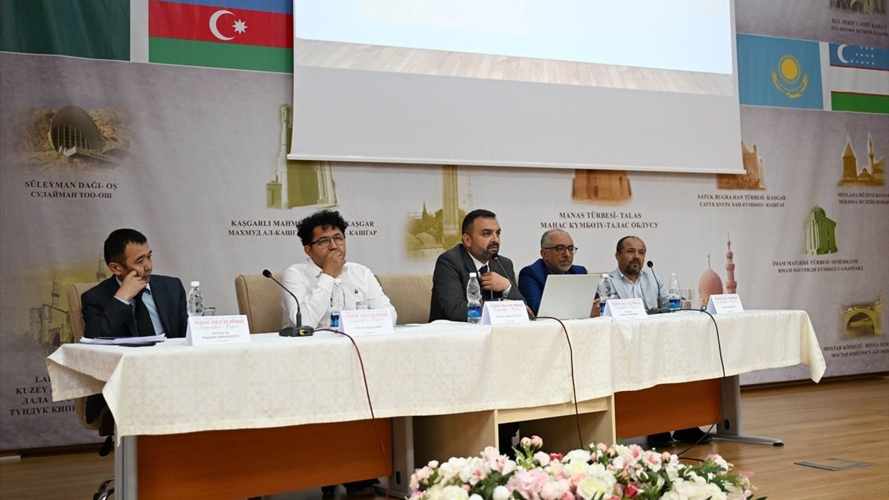 Kırgızistan'da Yesevi Yolu ve Mirası Paneli Düzenlendi