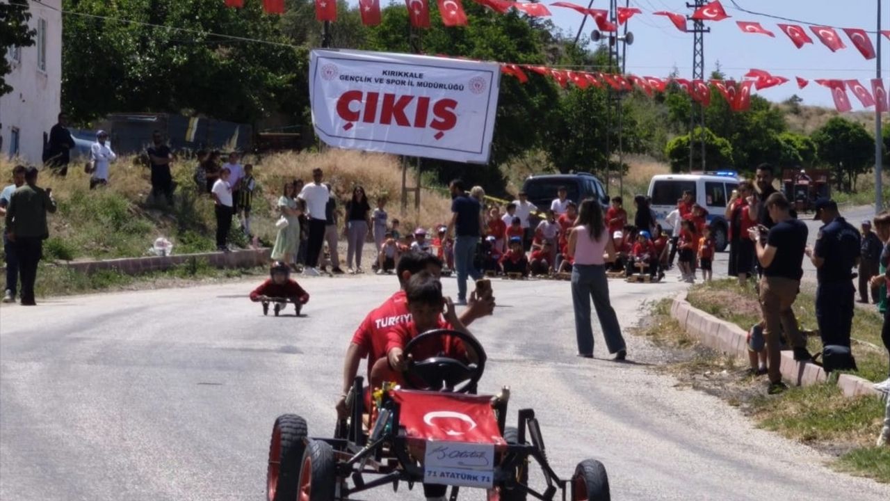 Kırıkkale'de Atık Malzemelerden Tornet Yarışması Düzenlendi