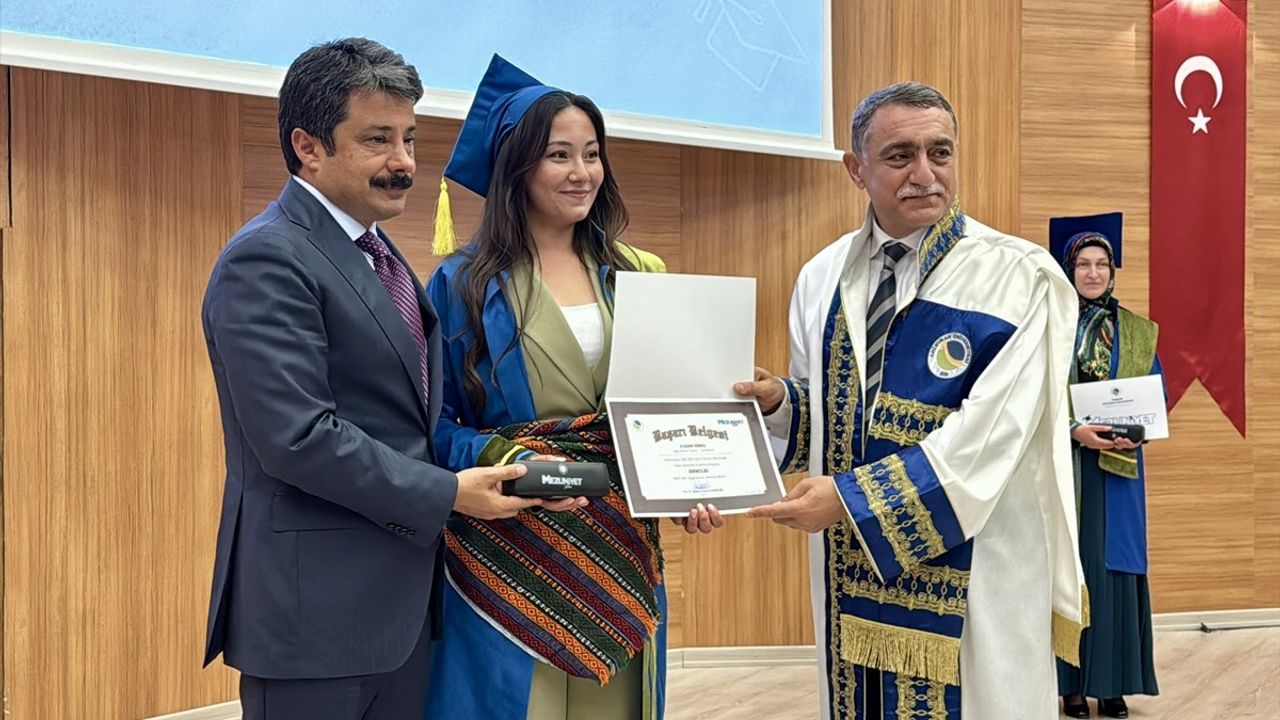Kırşehir Ahi Evran Üniversitesi Mezuniyet Töreni