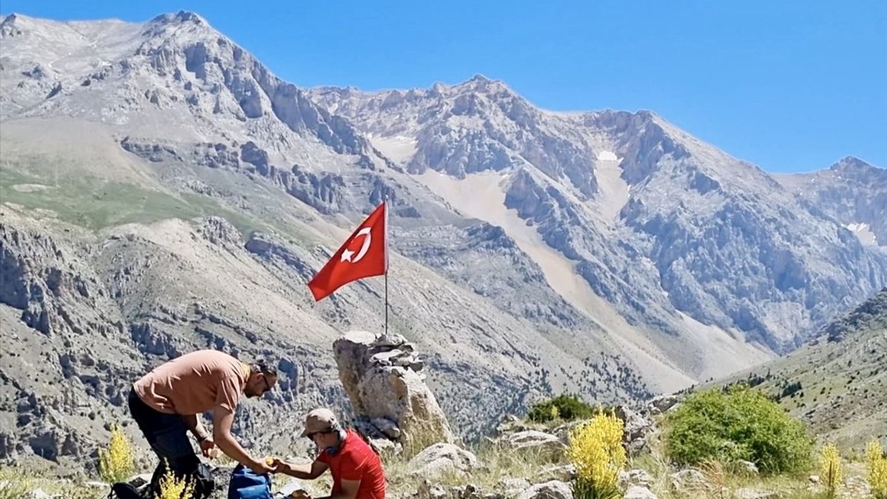 Kırşehirli Dağcılara Aladağlar'da Temel Kamp Eğitimi Düzenlendi