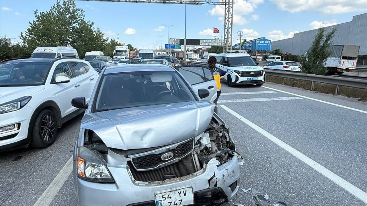Kocaeli D-100 Kara Yolunda Zincirleme Kaza