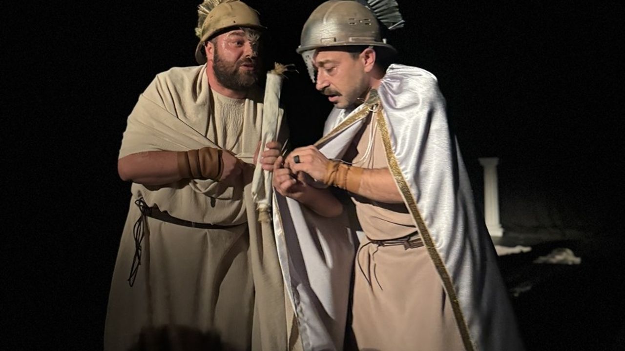 Kocaeli'de Aristophanes'in 'Lysistrata' Oyunu Sahnelendi