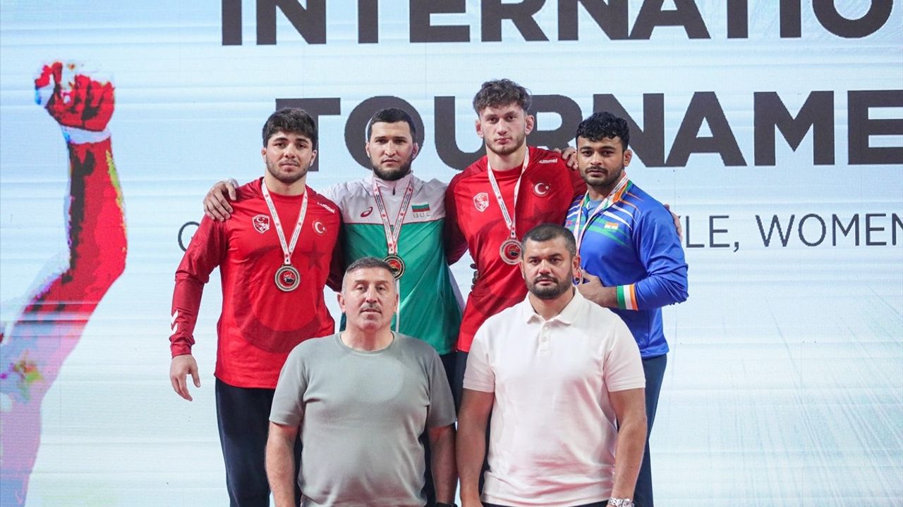 Kocaeli'de Uluslararası Güreş Turnuvası Sonuçları Açıklandı