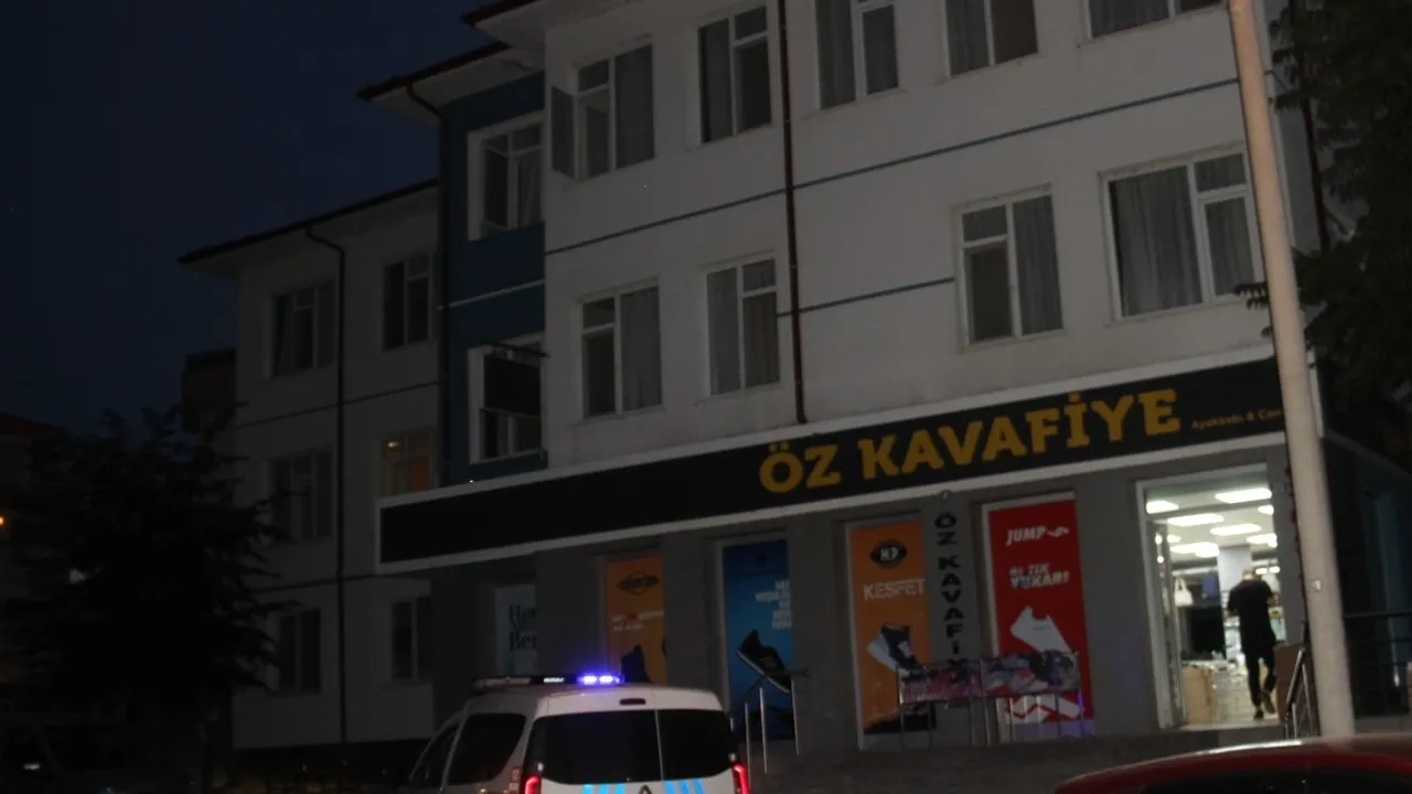 Konya'da Otelden Düşen Çocuk Yaralandı