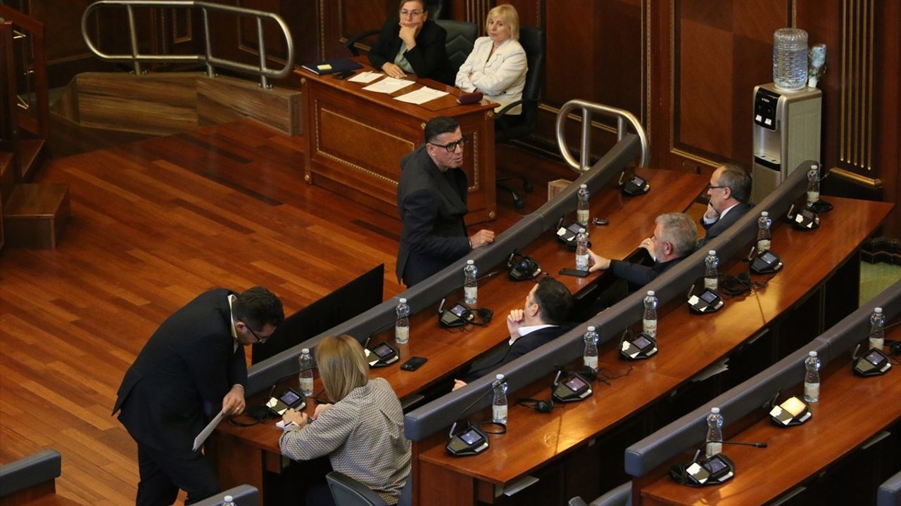 Kosova'da Hükümet Kurma Süreci Zorlanıyor