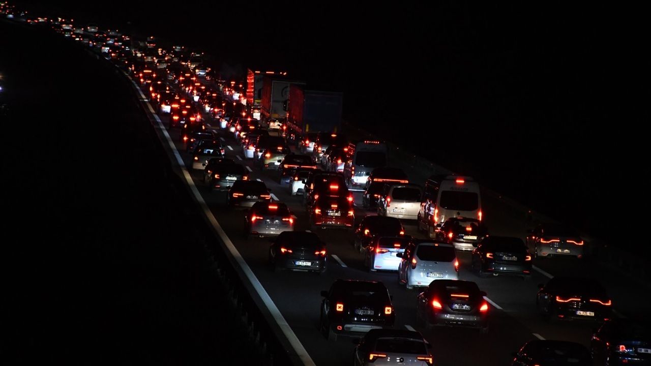 Kurban Bayramı Dönüş Trafiği Hala Sürüyor