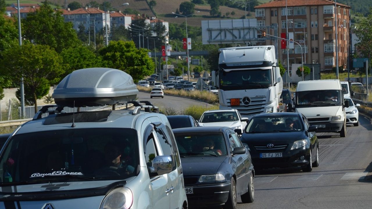 Kurban Bayramı'nda Samsun-Ankara Yolunda Yoğunluk