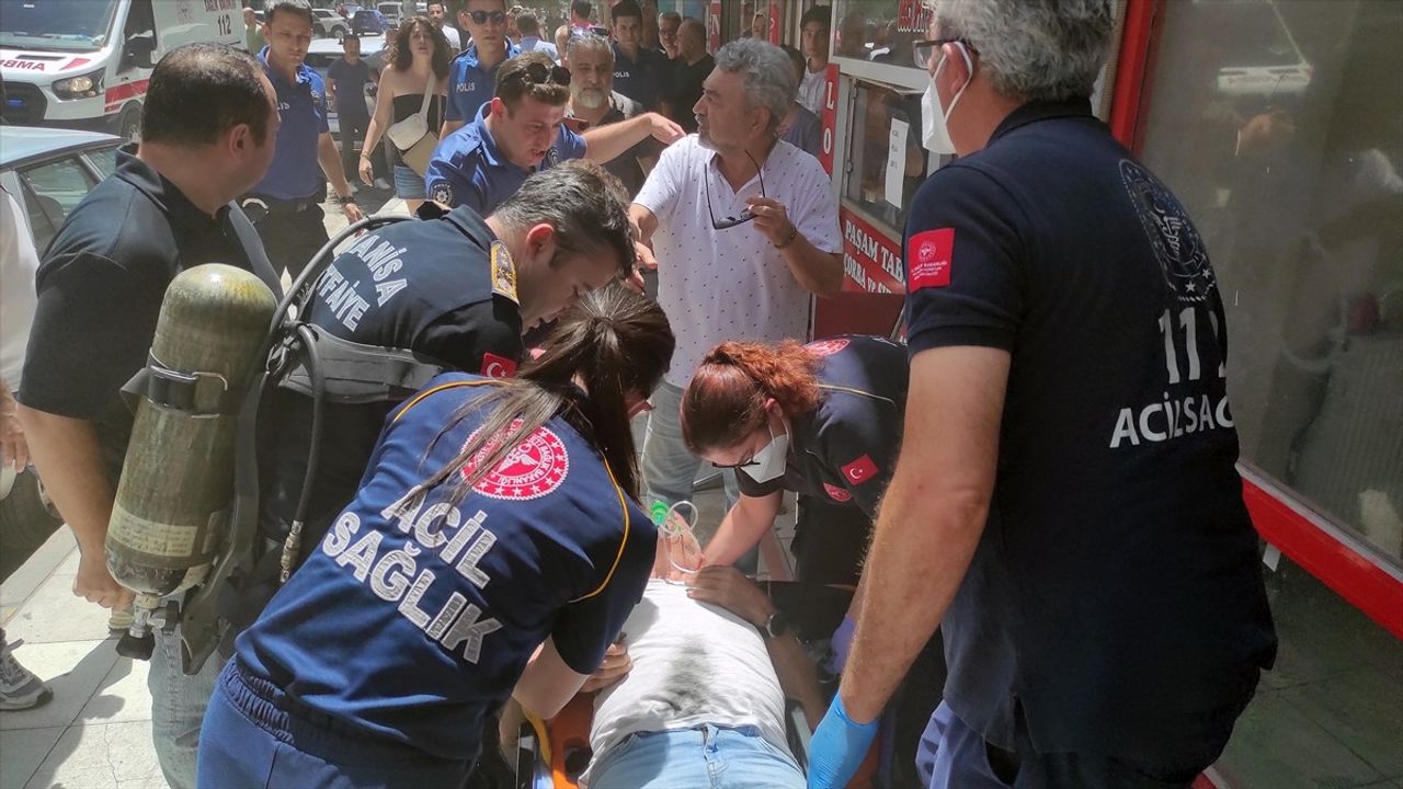Manisa'da Asansör Yangını: Bir Kişi Dumandan Etkilendi