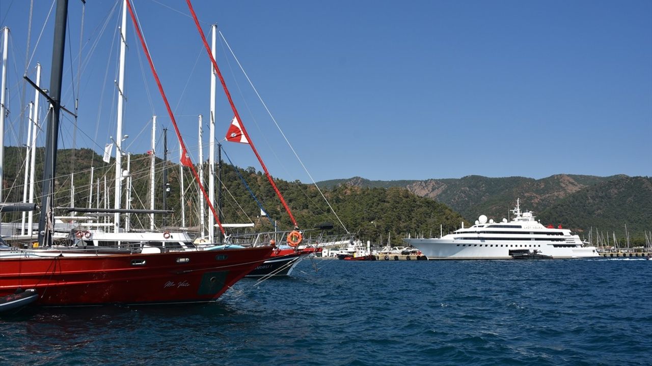 Marmaris'e Gelen Lady Moura: Lüks Yat Göz Kamaştırıyor