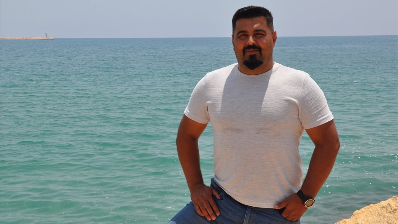 Mersin'de Dalgıç ve Yunusların Unutulmaz Buluşması