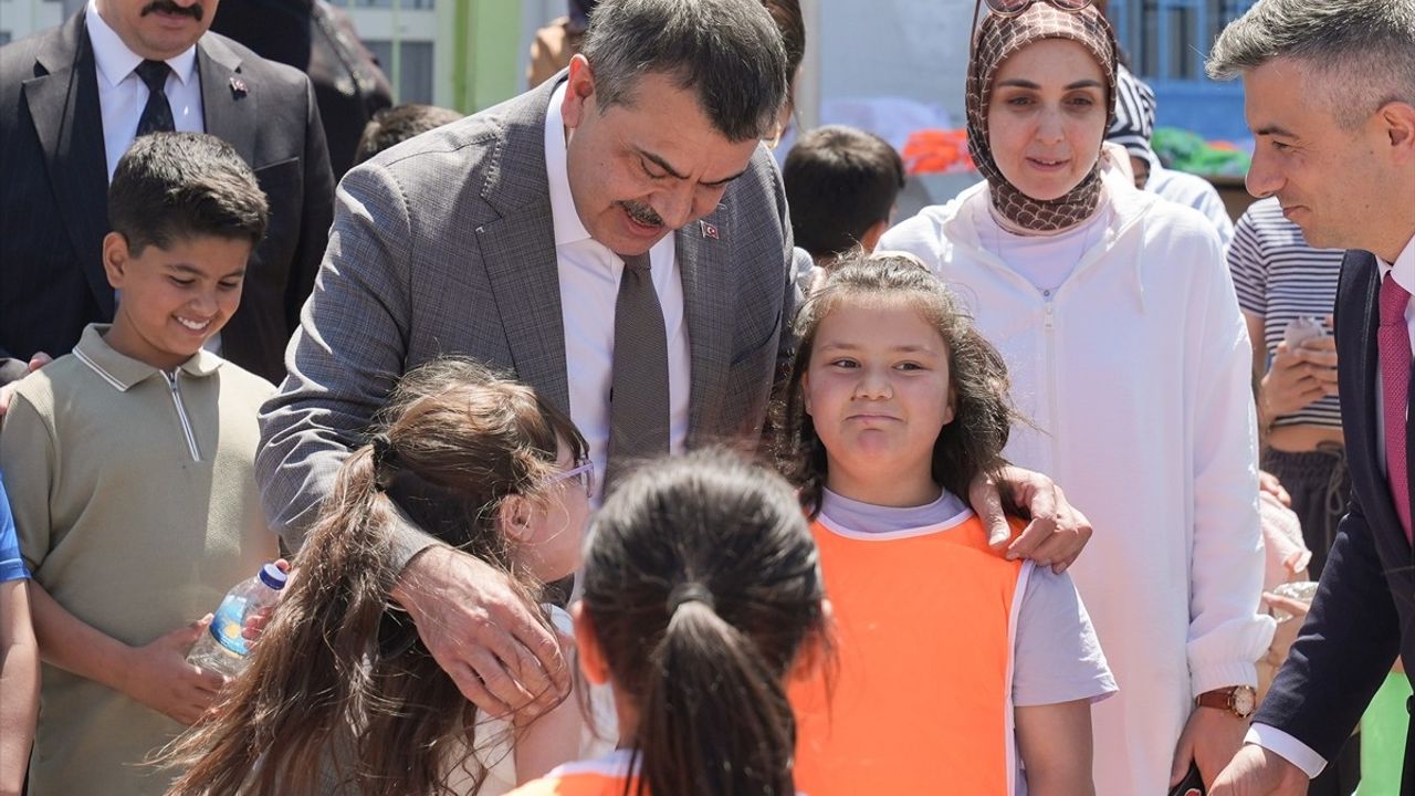 Milli Eğitim Bakanı Tekin, Dönem Sonu Faaliyet Haftası Etkinliğine Katıldı