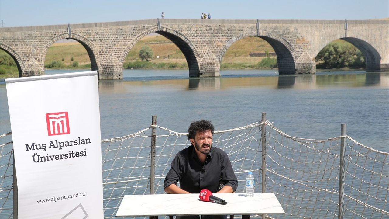 Muş'ta Bilim Kafe Etkinliğinde Malazgirt Zaferi Anlatıldı
