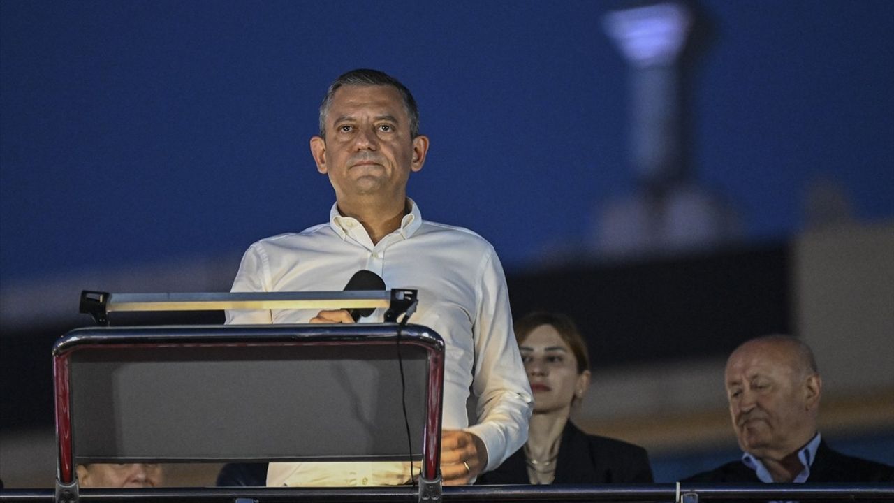 Özgür Özel Gaziosmanpaşa'da Miting Düzenledi
