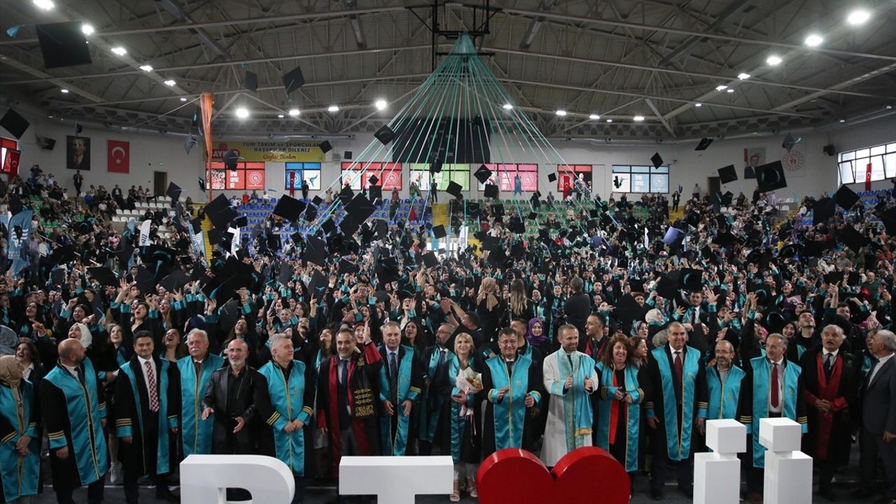 Recep Tayyip Erdoğan Üniversitesi Mezuniyet Töreni