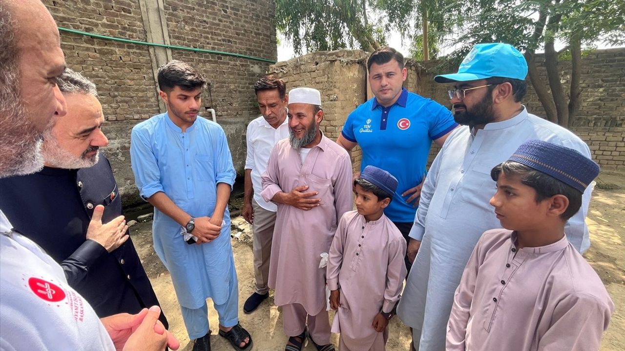 Rıza Kayaalp, Pakistan'da Kurban Organizasyonuna Katıldı