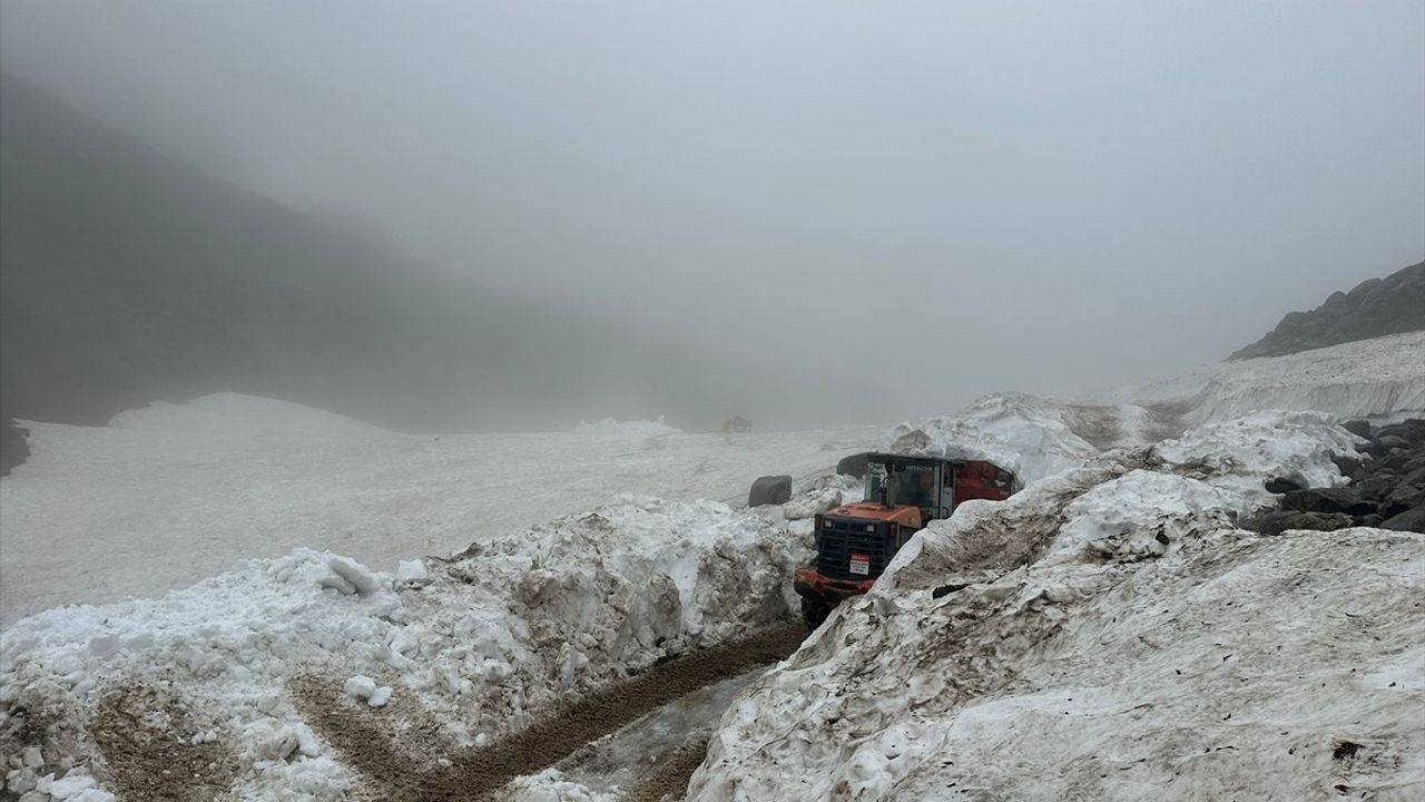 Rize'de Haziran Ayında Karla Mücadele Devam Ediyor