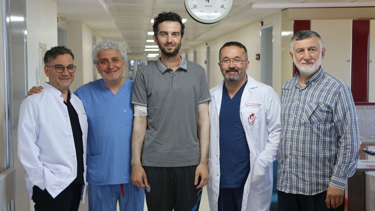 Rize'de Hibrit Yöntemle Aort Yırtığı Tedavi Edildi