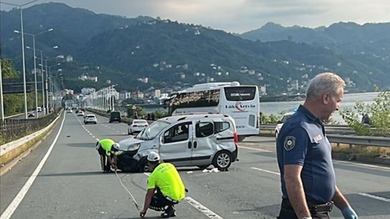 Rize'de Trafik Kazası: İki Kişi Hayatını Kaybetti