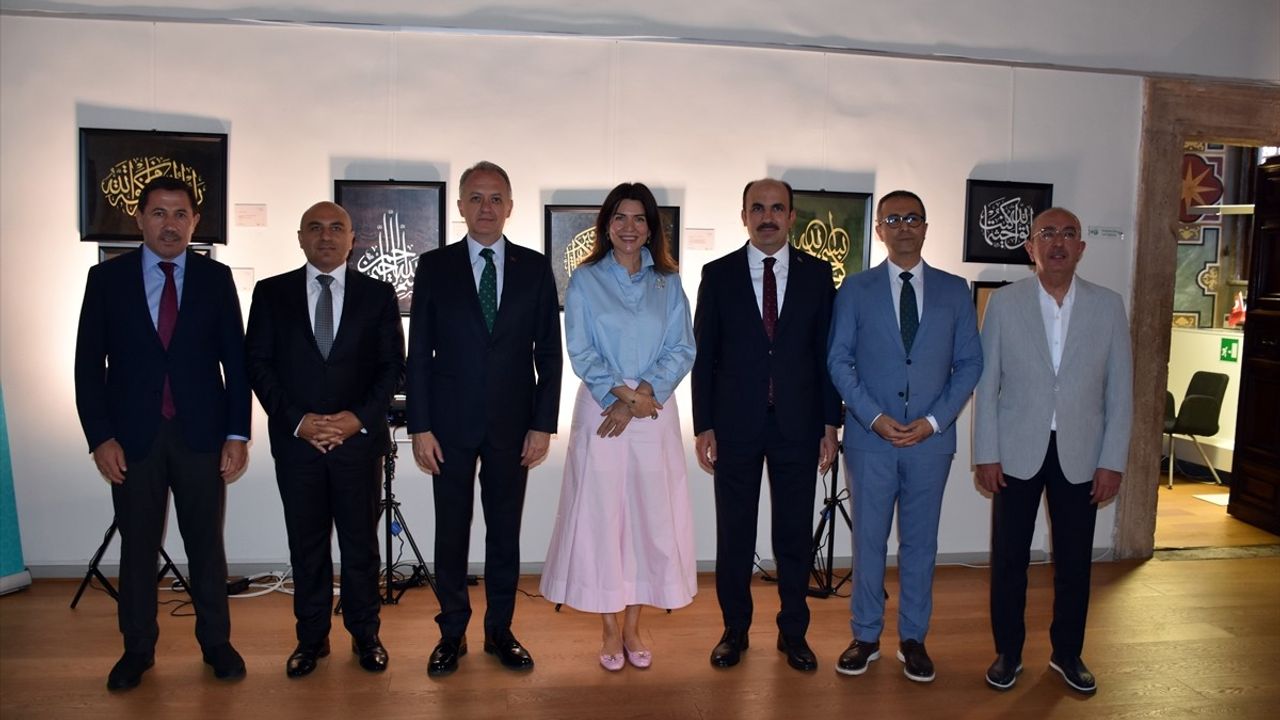Roma'da Mistik Buluşma: Doğu ve Batı Sempozyumu