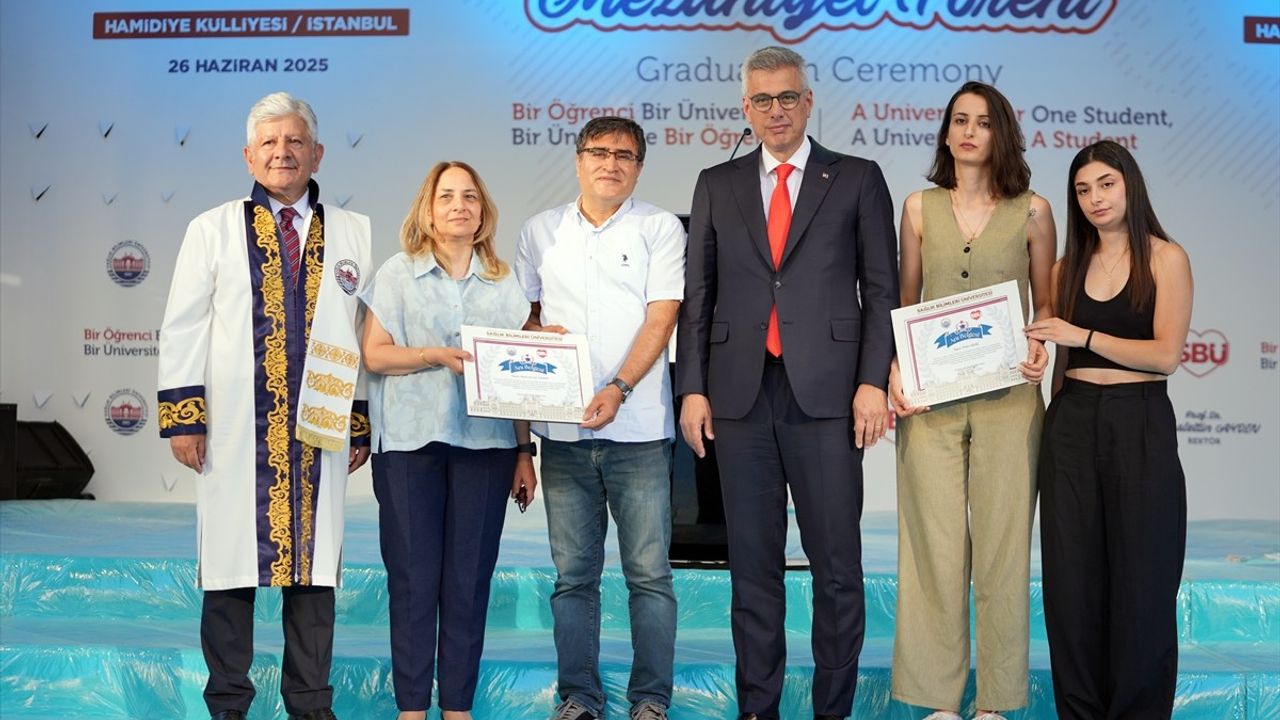 Sağlık Bilimleri Üniversitesi Mezuniyet Töreni: Sağlık Bakanı Memişoğlu'nun Vurguları