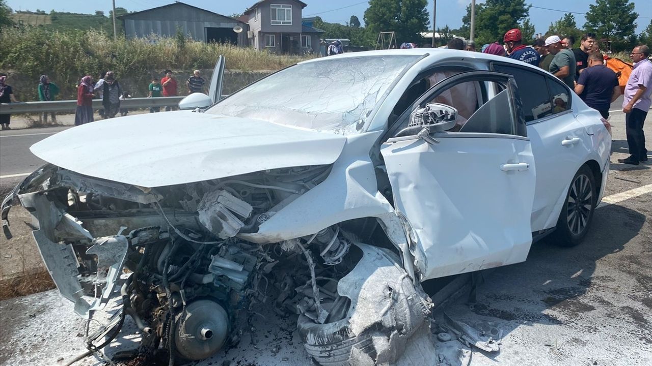 Sakarya'da Kaza Sonrası Yangın: 2 Yaralı