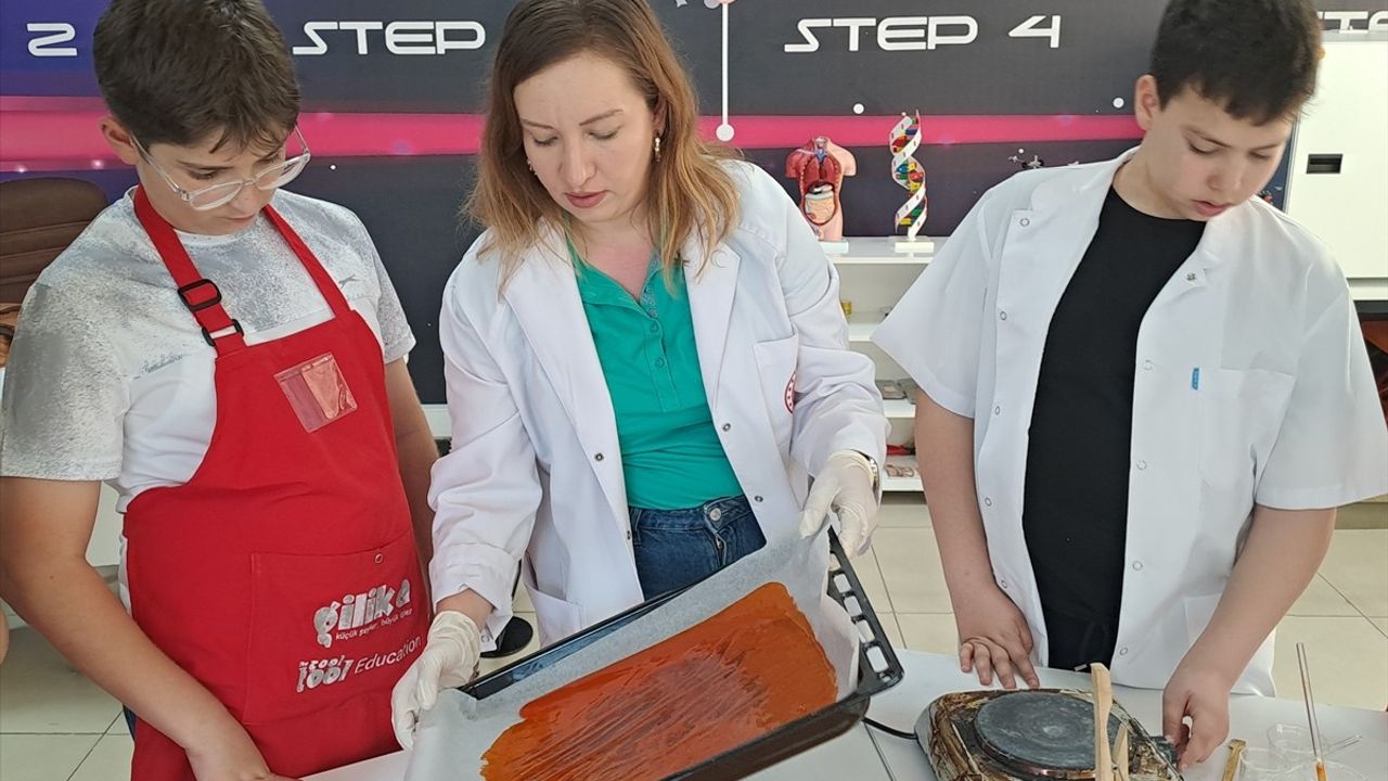 Sakarya'da Öğrencilerden Doğa Dostu Biyoplastik Üretimi