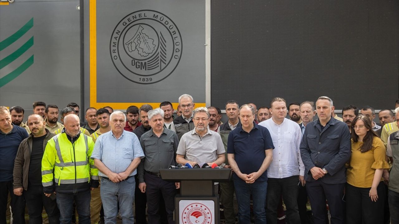 Sakarya'daki Yangınlarla İlgili Bakan Yumaklı'dan Açıklamalar