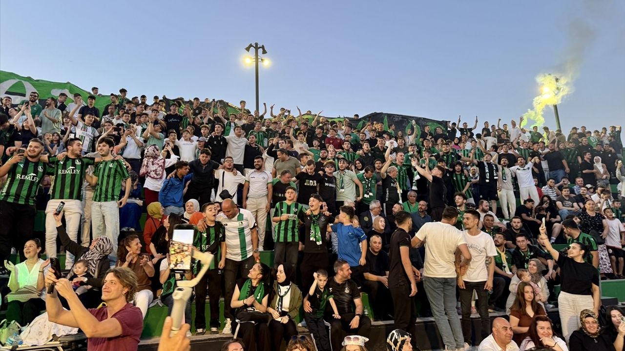 Sakaryaspor'un 60. Yıl Dönümü Coşkuyla Kutlandı