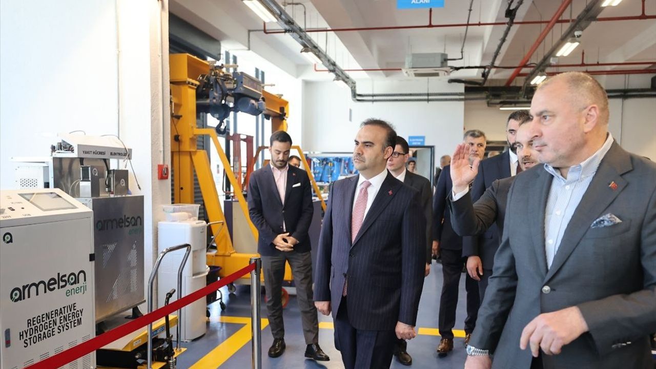 Sanayi ve Teknoloji Bakanı Kacır'dan Armelsan'a Ziyaret