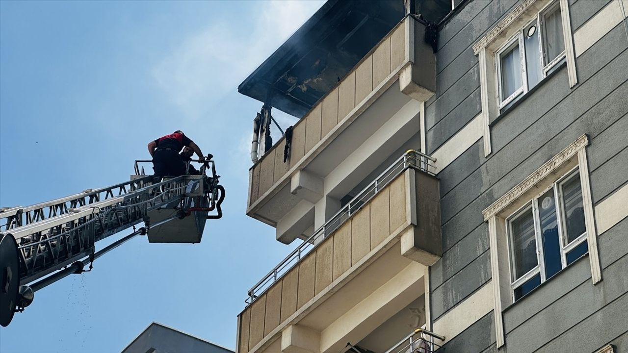 Şanlıurfa'da Apartman Yangını Kontrol Altına Alındı