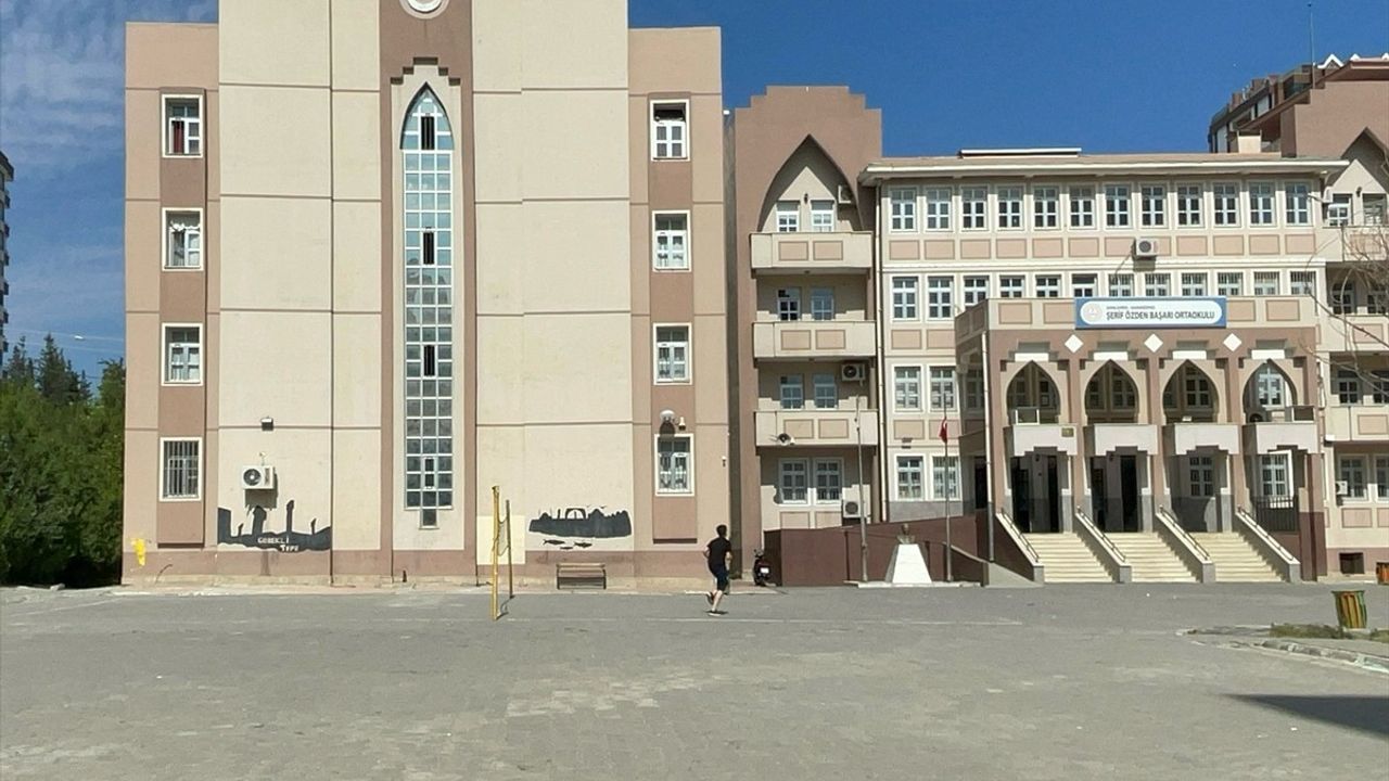 Şanlıurfa'da Bir Öğrencinin Sınavına Destek: Kaybolan Kimlik Bulundu