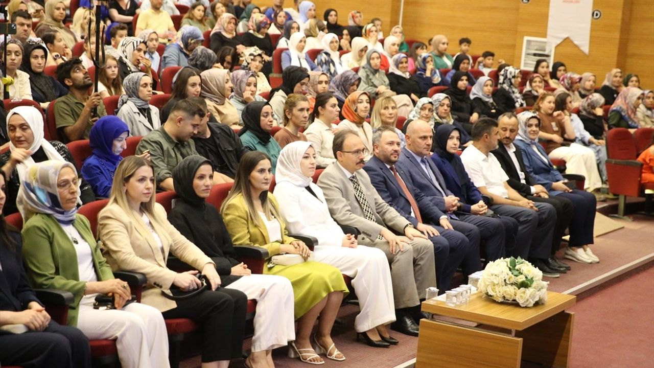 Siirt'te Koruyucu Aile Günü Kutlandı