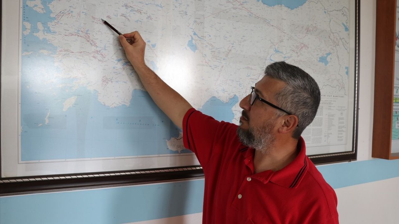 Simav'da Sismik Hareketlilik Devam Ediyor