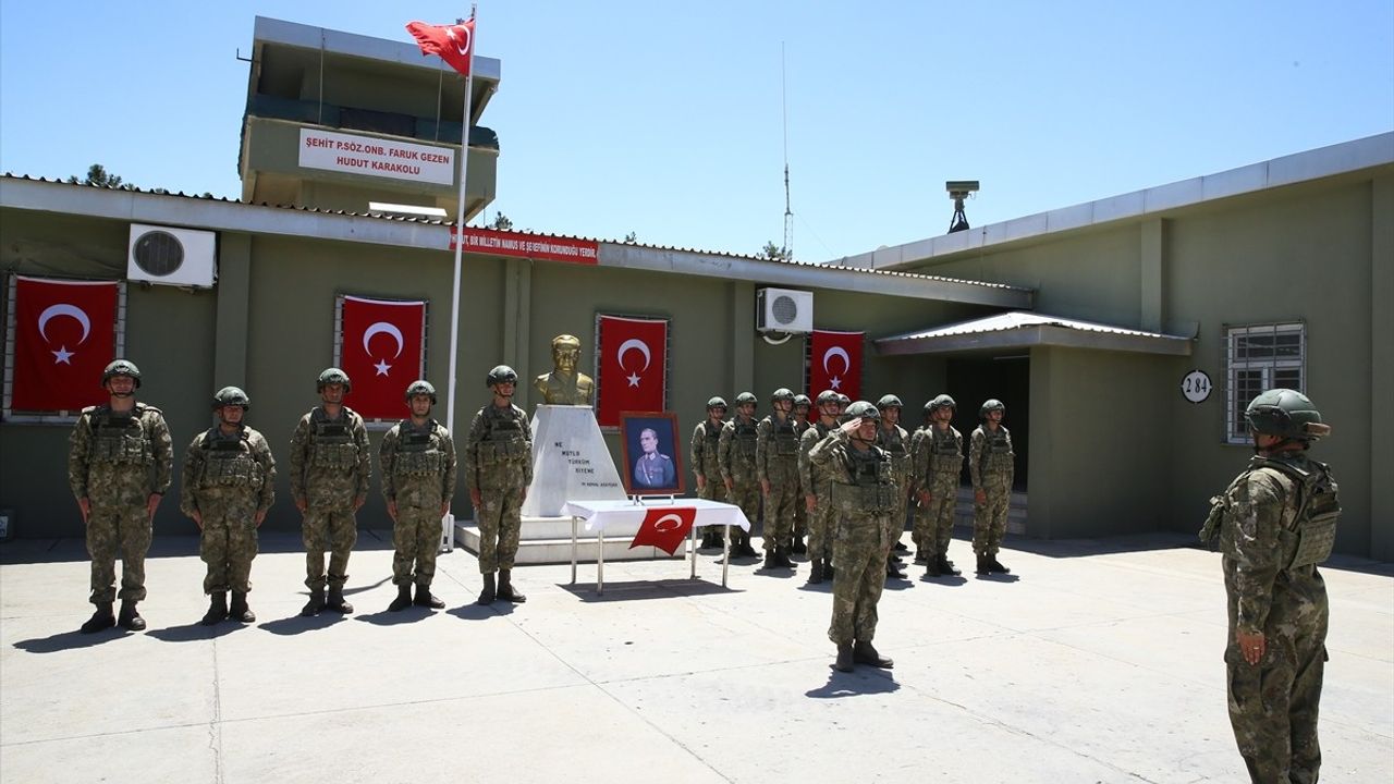 Sınırdaki Mehmetçik Bayramda Vatan Nöbetinde