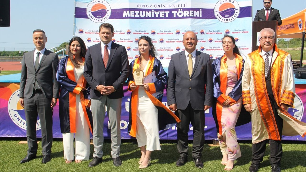 Sinop Üniversitesi Mezuniyet Töreninde Gazze Protestosu