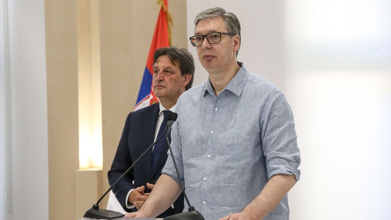 Sırbistan Cumhurbaşkanı Vucic, İsrail'e Mühimmat Satışını Durdurdu