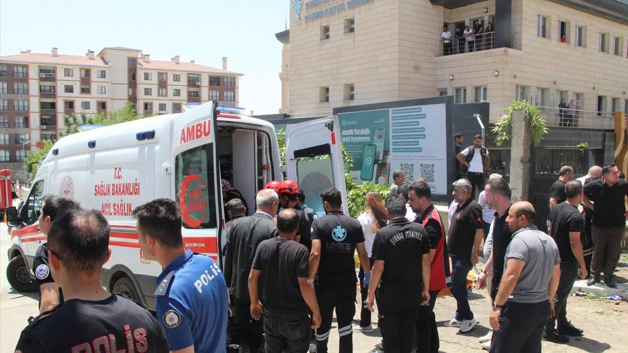 Şırnak'ta Freni Boşalan Kamyonet Kazası: 4 Yaralı
