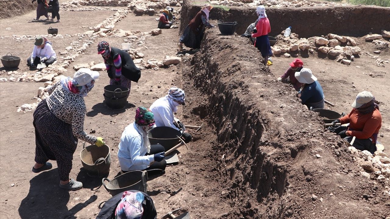 Tarih Kazarak Ekonomilerine Katkı Sunuyorlar