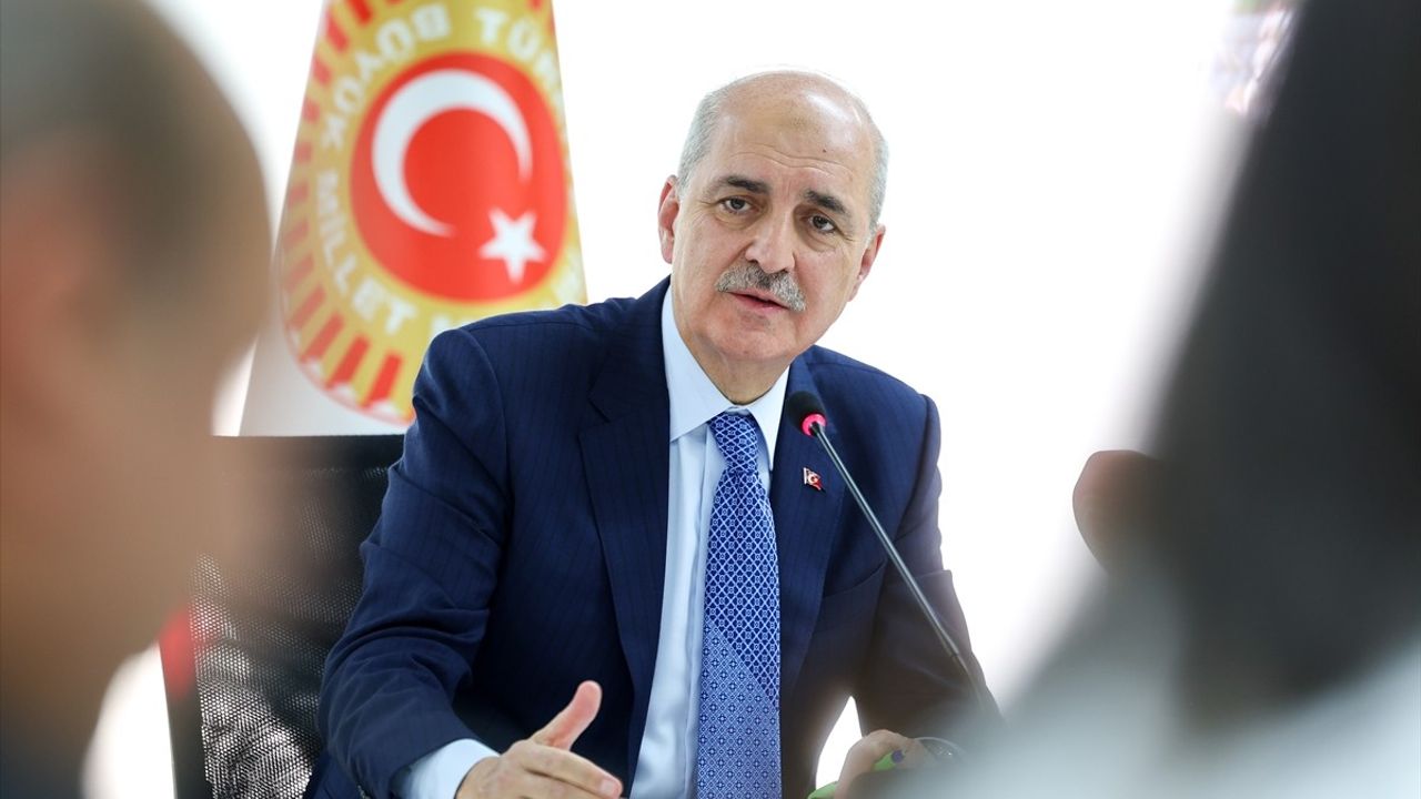 TBMM Başkanı Kurtulmuş, Brüksel'de Türk Gazetecilerle Buluştu