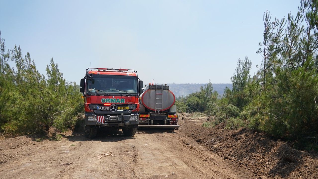 Tekirdağ'daki Orman Yangınına Hava ve Karadan Müdahale